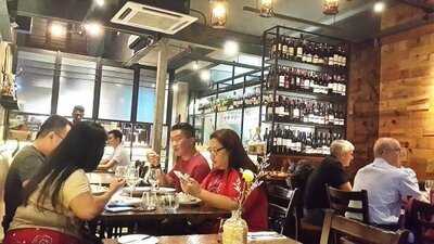 Flint Restaurant & Bar