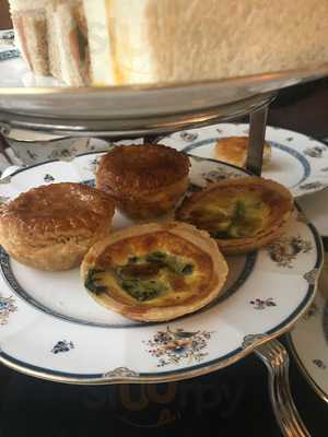 Pool Bar At The Ritz-carlton