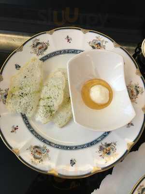 Pool Bar At The Ritz-carlton