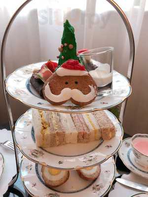 Pool Bar At The Ritz-carlton