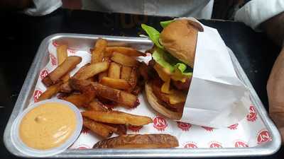 Mikey's New York Pizza