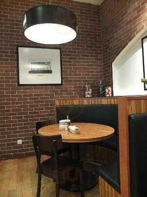 Capricciosa, Pavilion Kl