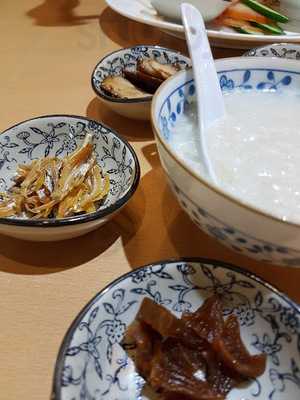 Good Times Eatery & Wine Bar