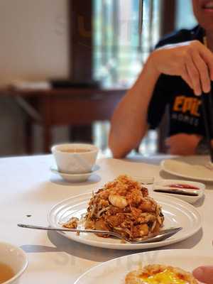 Mezzo Bar & Wine Lounge