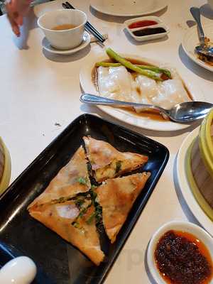 Mezzo Bar & Wine Lounge