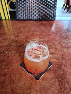 Ronnie Q - Restaurant & Bar