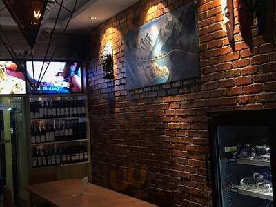 Cafe Kathmandu Restaurant & Bar