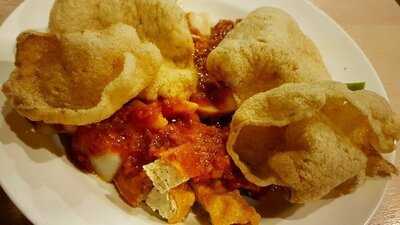 Warisan Nasi Kukus Ayam Goreng Berempah