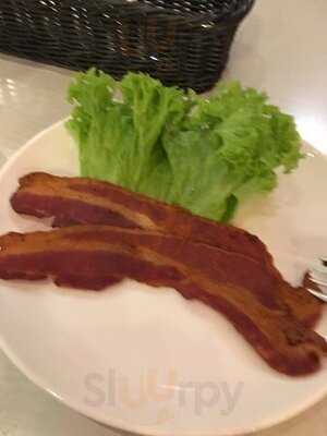 Three Little Pigs & The Big Bad Wolf