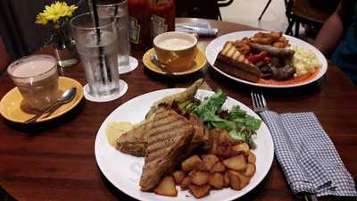 Benji's Kafe & Bistro