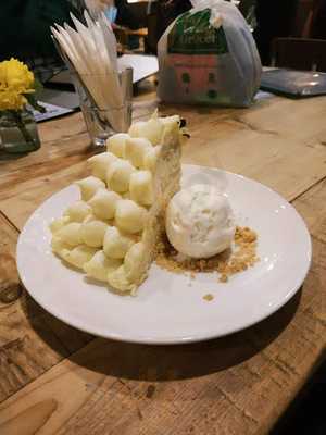 Benji's Kafe & Bistro