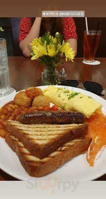 Benji's Kafe & Bistro