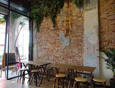 Raw Juicery + Eatery