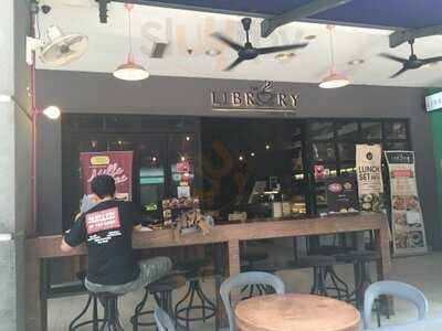 Library Coffee Bar, Publika