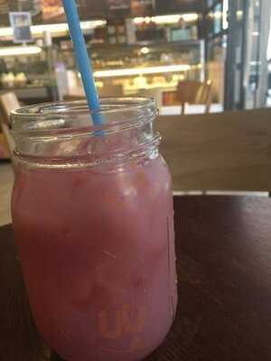 Library Coffee Bar, Publika