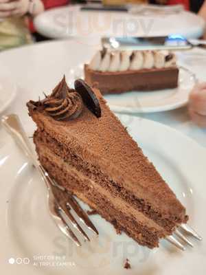 The Coffee Bean & Tea Leaf