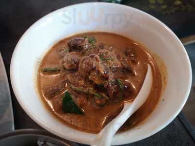 La Moon Thai Restaurant