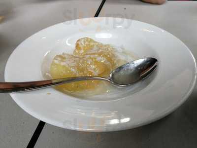 La Moon Thai Restaurant