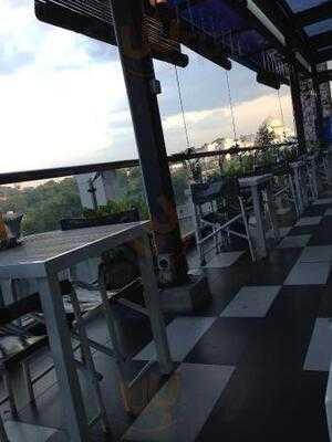 D'balcony Bistro And Bar