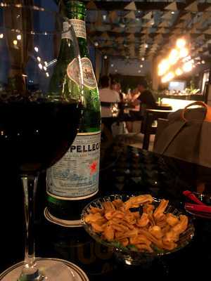 Lilian's Pub And Bar