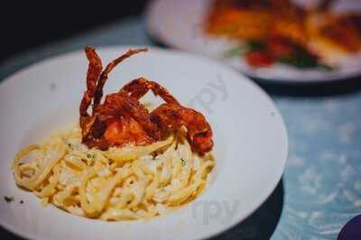 8 Jugra Rustic Kitchen & Bar