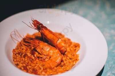 8 Jugra Rustic Kitchen & Bar