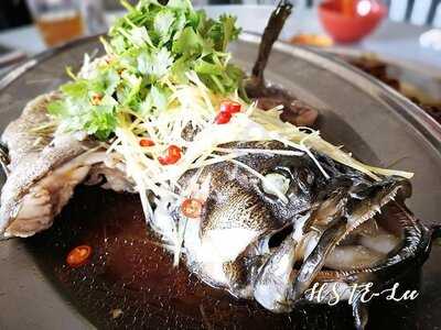 Yee Kee Steamed Fish Head