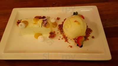 Rubs Bbq Smokehouse + Bar