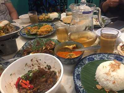 Nyonya Tingkat Signature