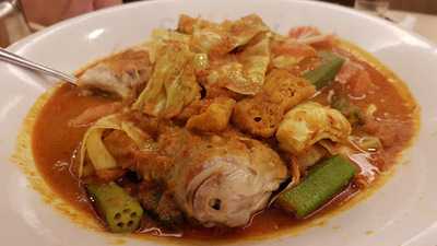 Makan2 Coffee House - Hotel Royal