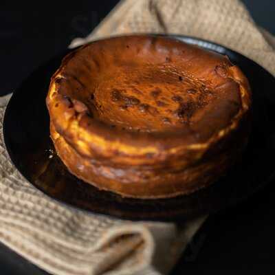 Cat & The Fiddle Lalaport