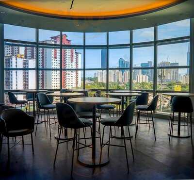 Blue Tee Sports Bar At Mst Golf Arena