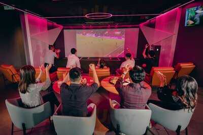 Tee Box Restaurant & Bar At Mst Golf Arena