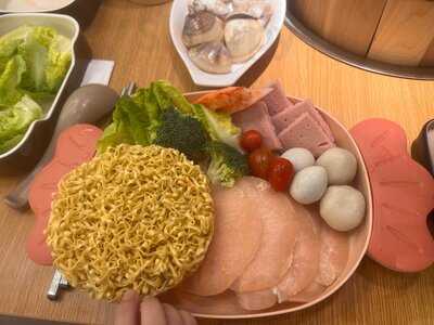 大状木桶火锅 Taizo Mu Tong Hot Pot