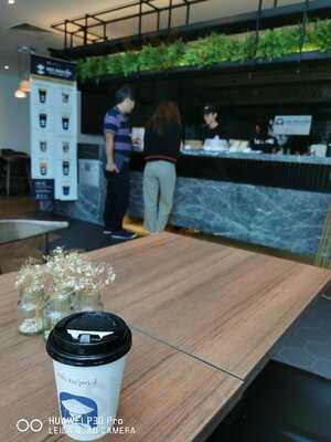 Kee Nguyễn - Vietnam Coffee