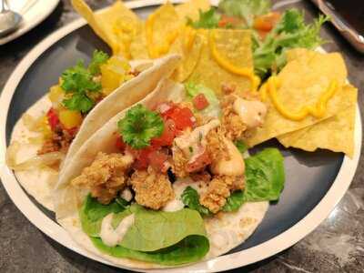 Hookie Dookie Lounge & Bar