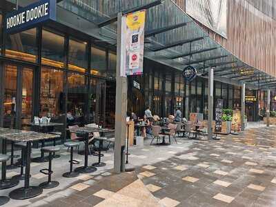 Hookie Dookie Lounge & Bar