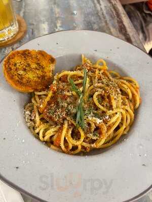 Choux Choux Restaurant