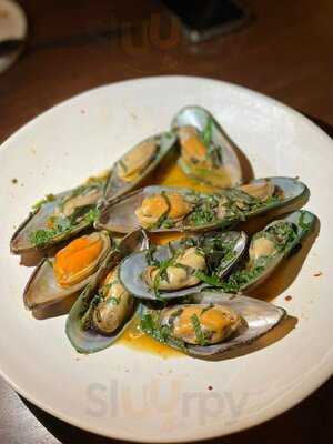 Le Charbon Restaurant