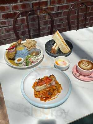 Blossom A Glassmansion