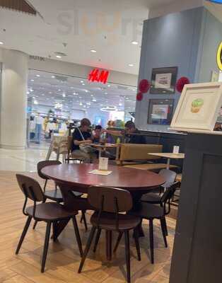 Bisou Bake Shop Lot 10