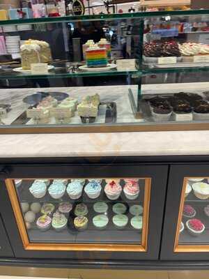 Bisou Bake Shop Lot 10