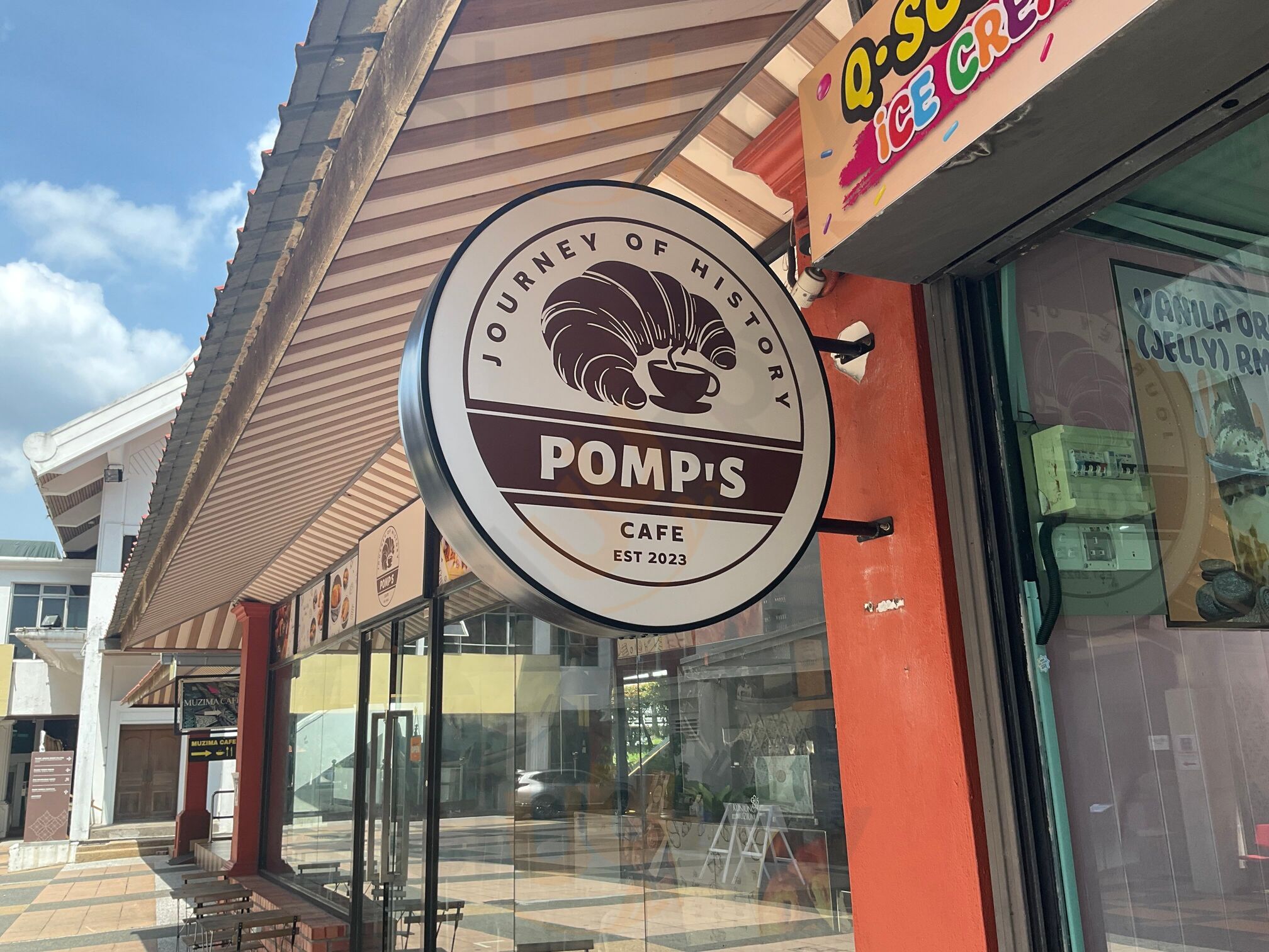 Pomp's Cafe