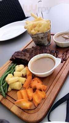 Blucabana Restaurant & Cafe