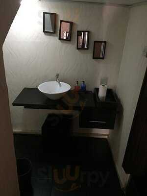 355 Steakhouse And Lounge