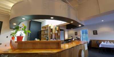 Le Bistro Des Gourmets