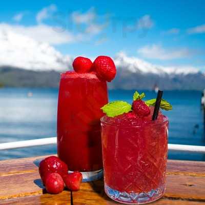 Perky's - Floating Bar Queenstown