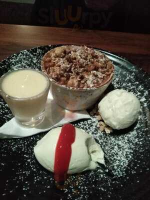 Tides Bar And Eatery