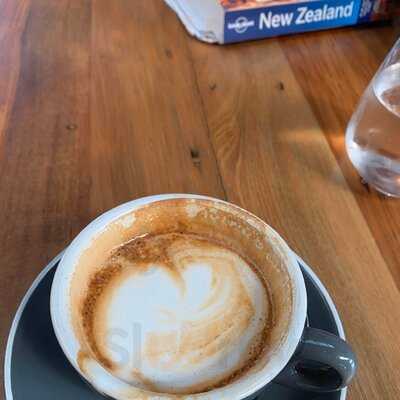 Moomaa Cafe And Design Store