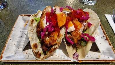 Smugglers Pub And Cafe